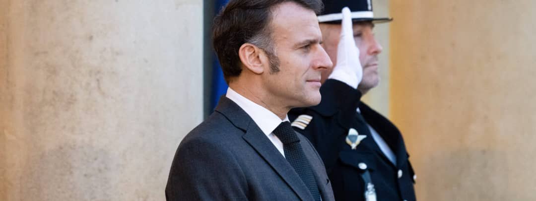 France : les sénateurs communistes proposent de limiter les pouvoirs du Président de la République.