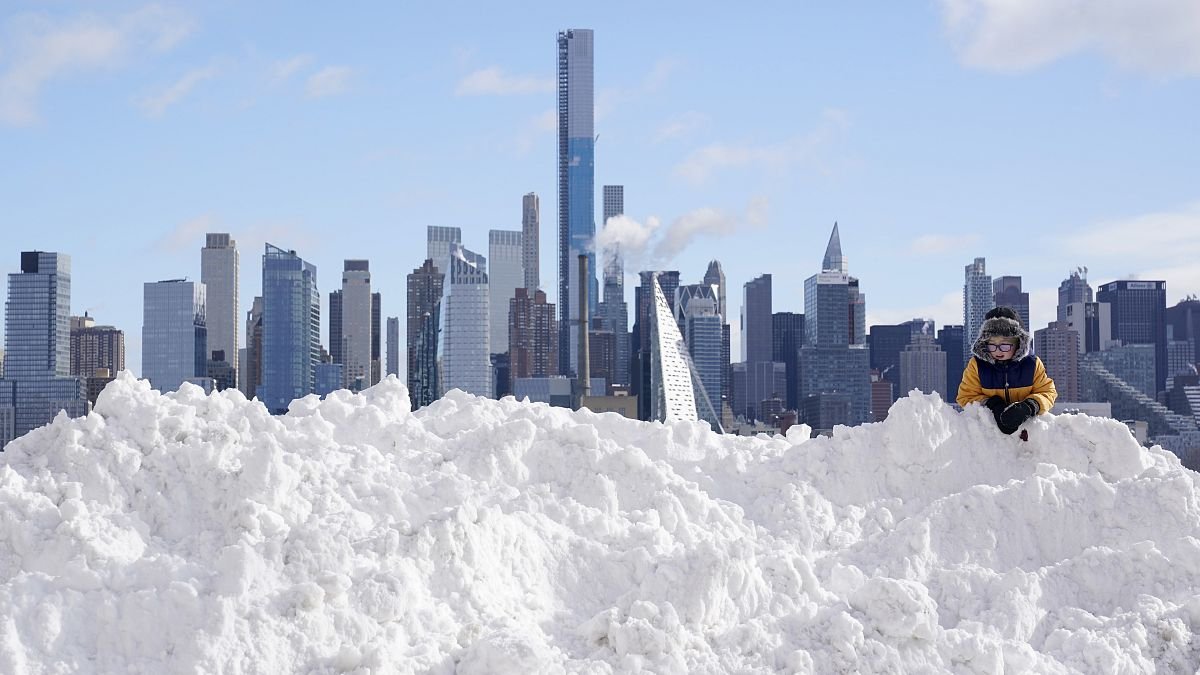 New York paralysée par un « bomb cyclone » : une tempête historique met la métropole à l’arrêt.